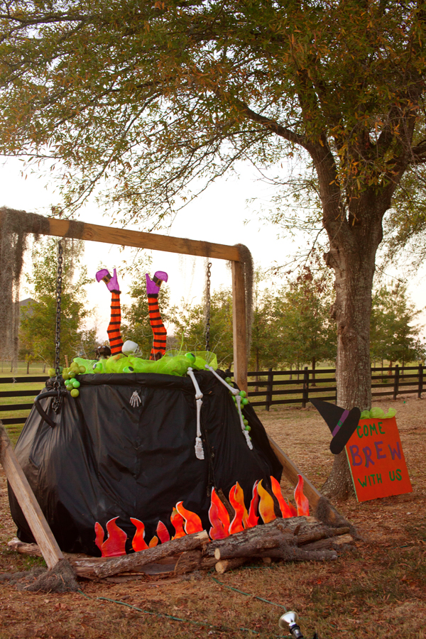 Hay Bale Decorating | Witches Brew