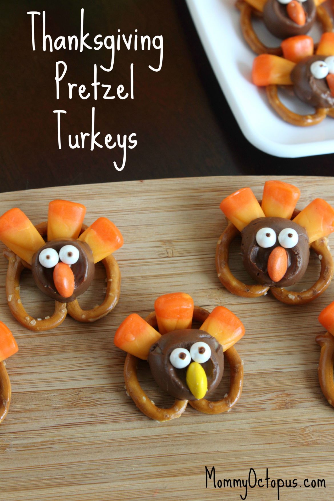 Thanksgiving Pretzel Turkeys