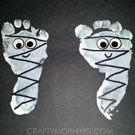 footprint-mummies-halloween-kids-craft