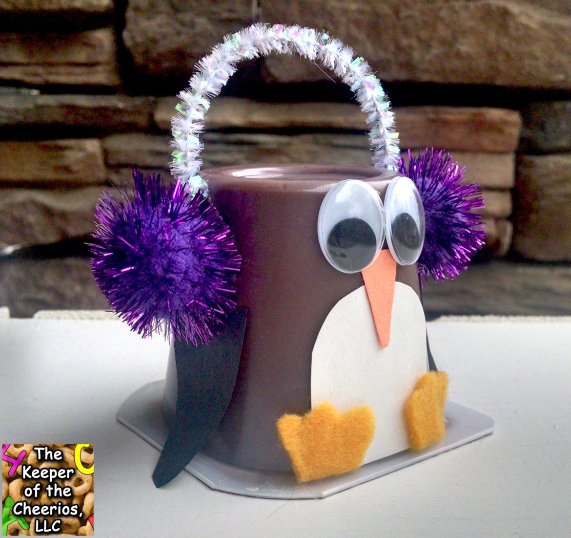 Penguin Pudding Cups: Easy Snack & Holiday Gift Idea