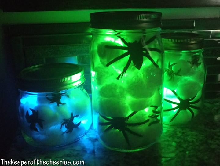 DIY - Glow In The Dark Mason Jars  Glow stick jars, Mason jars, Diy glow