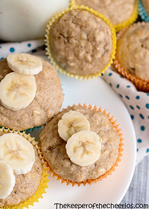 banana oat muffin smm