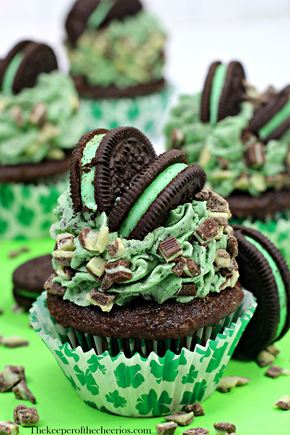 St Patrick's Day Cupcakes - The Keeper of the Cheerios