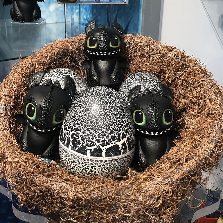 dreamworks-dragons-hatching-dragon-toothless-1550677768