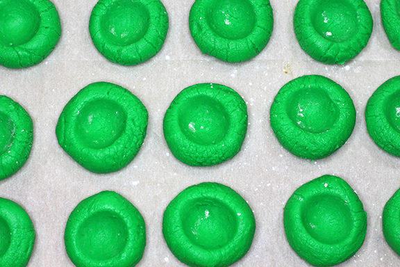 st-patricks-day-mint-cream-button-cookies-1