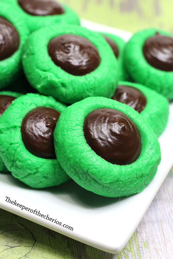 st-patricks-day-mint-cream-button-cookies-3