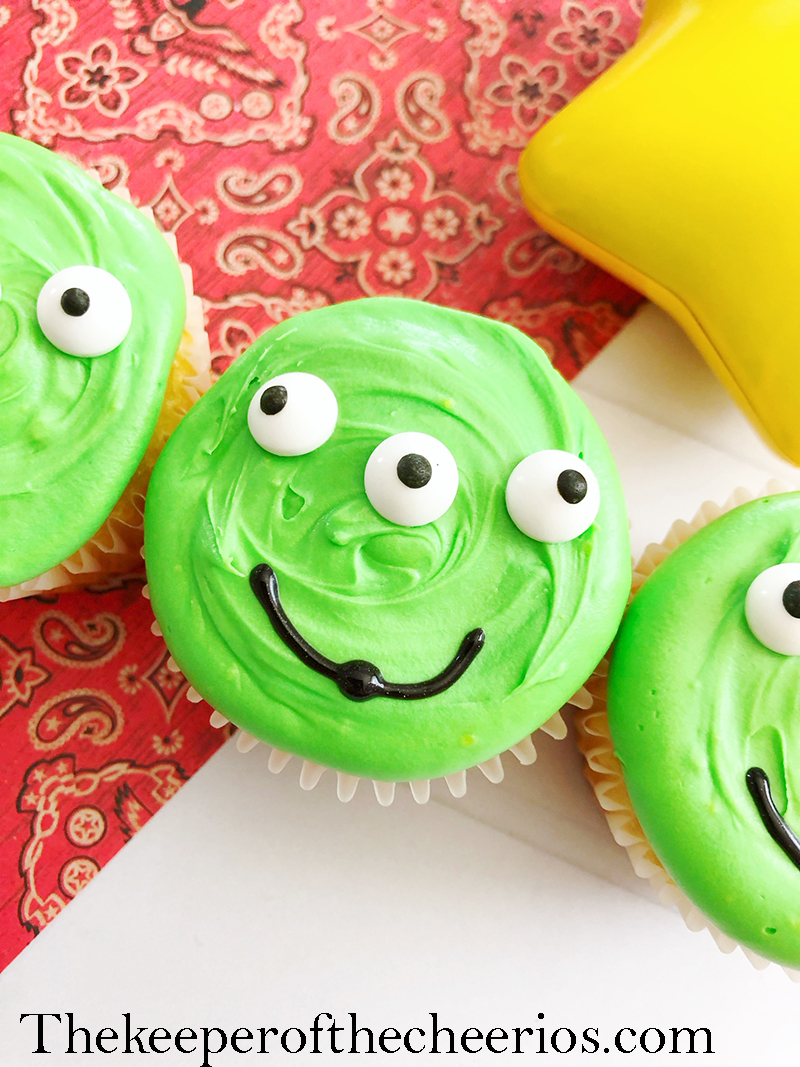 alien-cupcakes-2