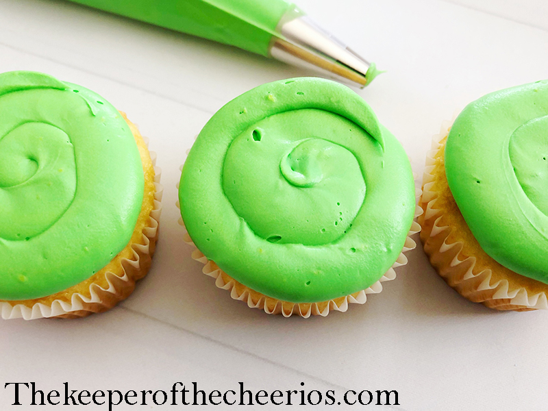 alien-cupcakes-6