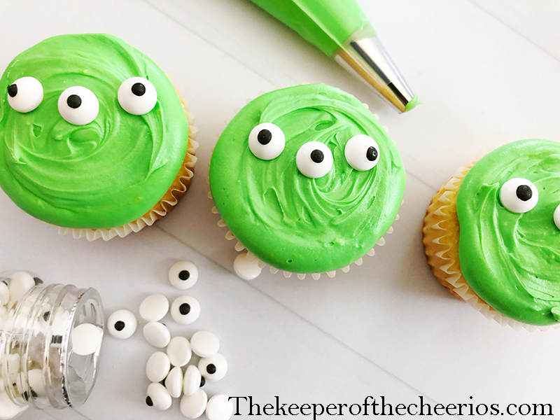 alien-cupcakes-7