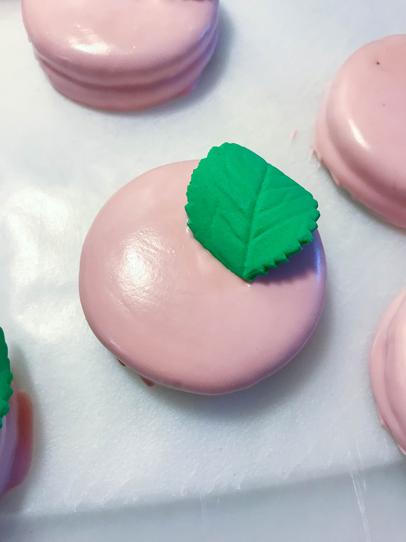 Mother’s-Day-Decorated-Oreos2