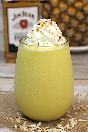 Boozy-Pineapple-Dole-Whipssmm