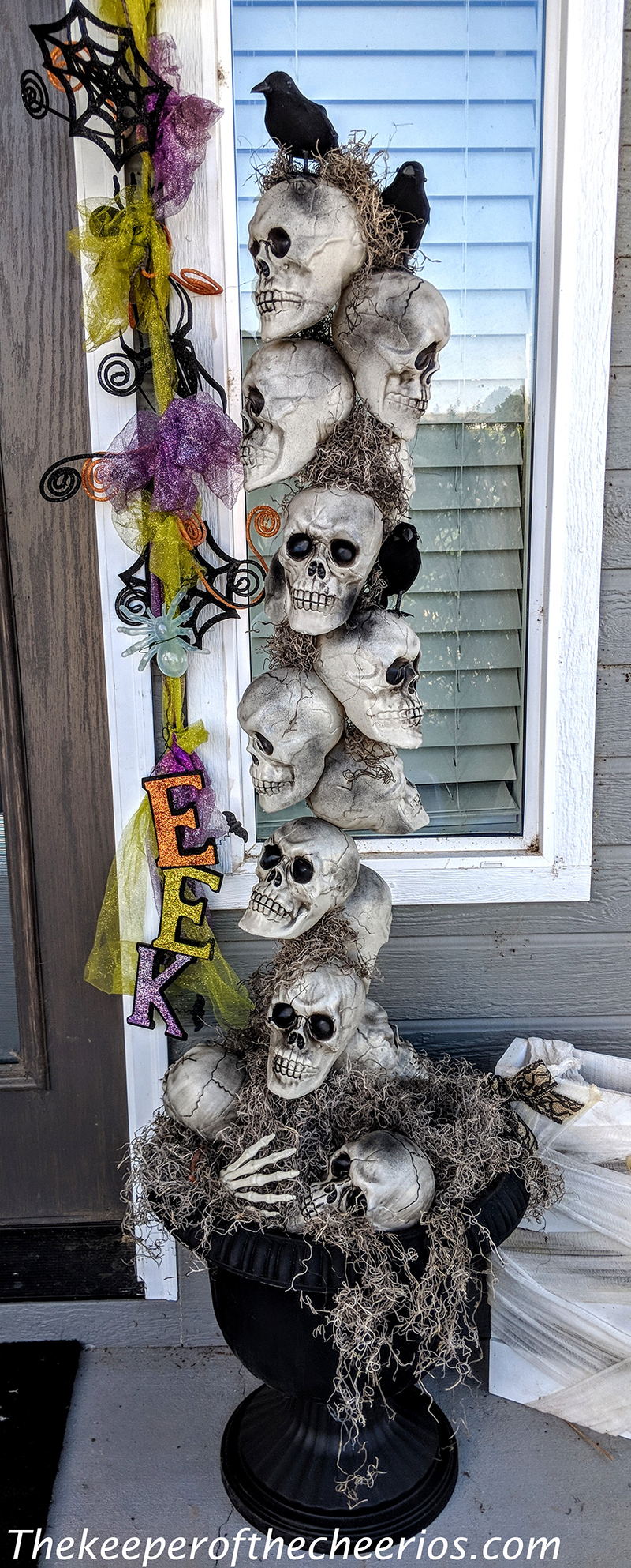 skull-entry-way-pots-10