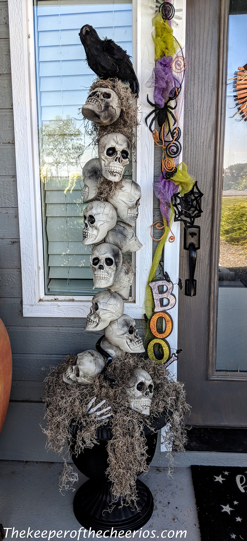 skull-entry-way-pots-11