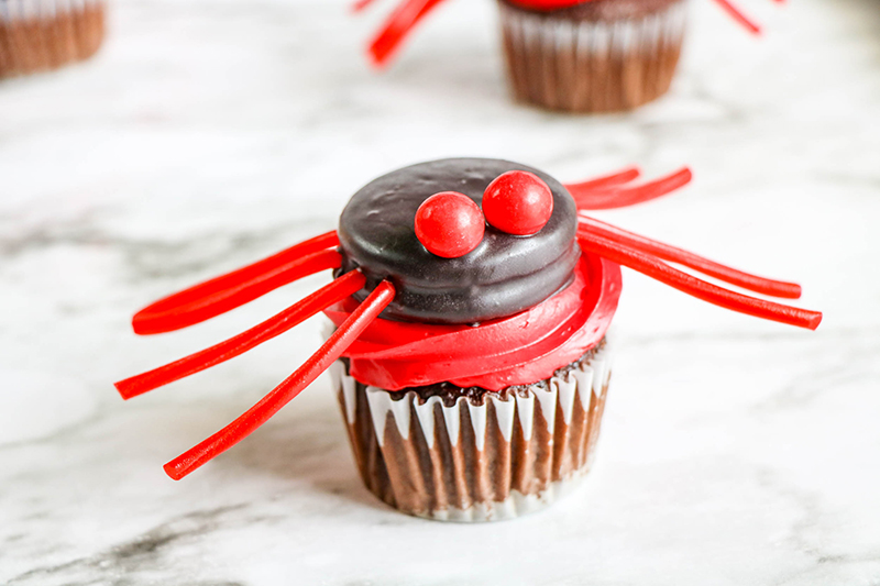 spider-cupcakes-3
