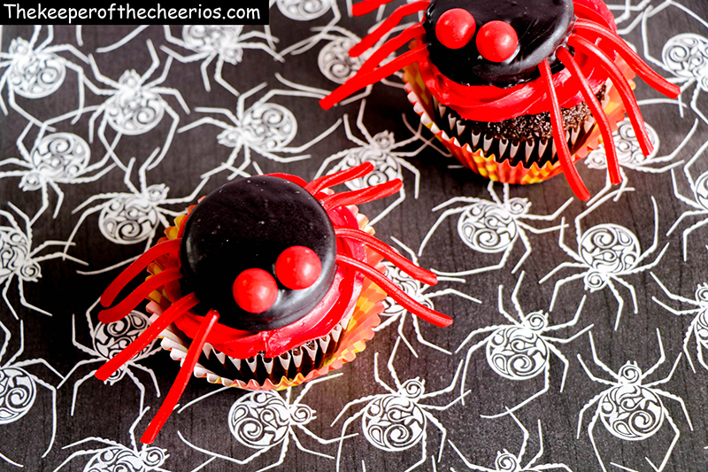 spider-cupcakes-5