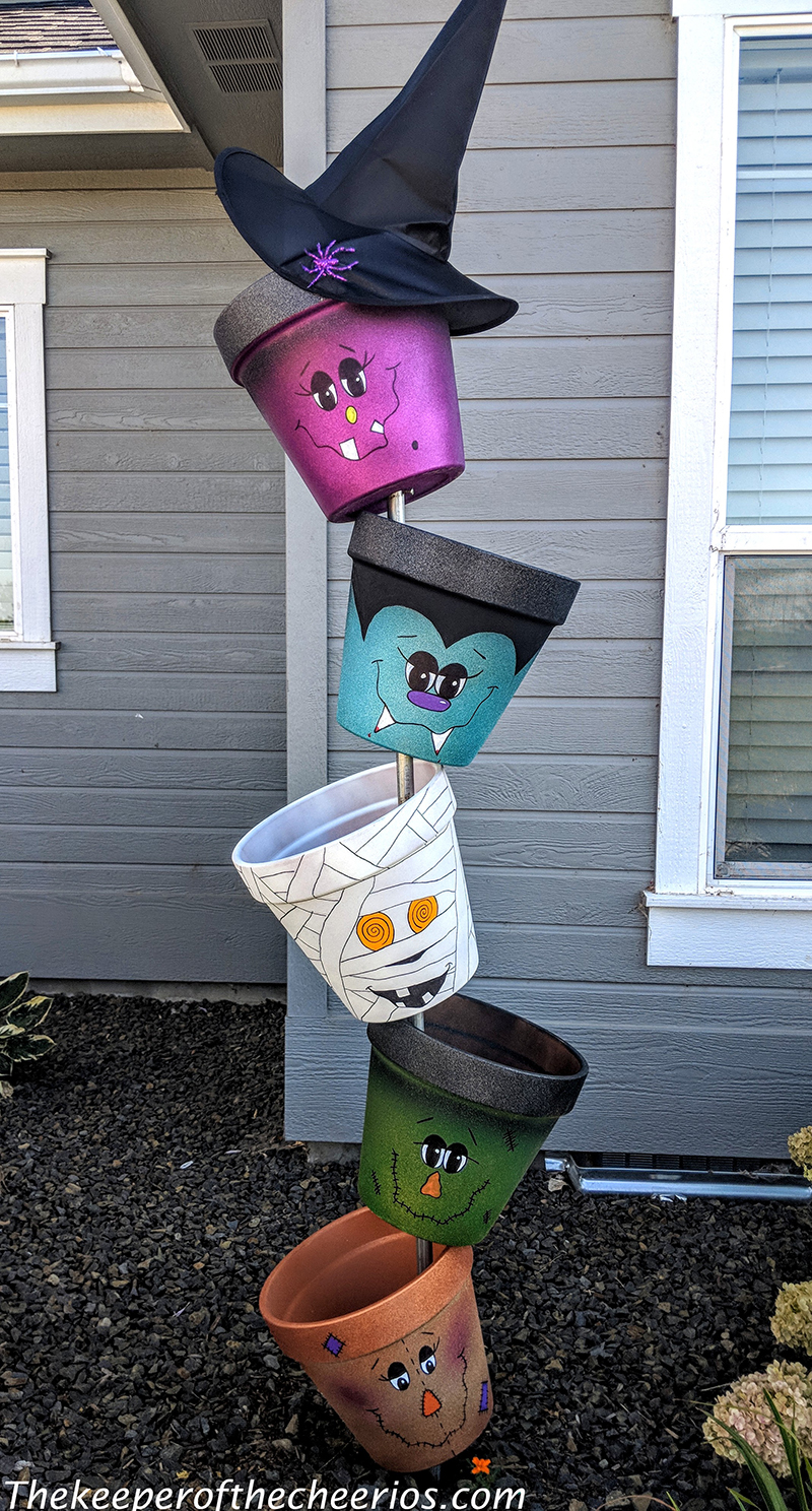 Halloween-topsy-turvy-pots-2