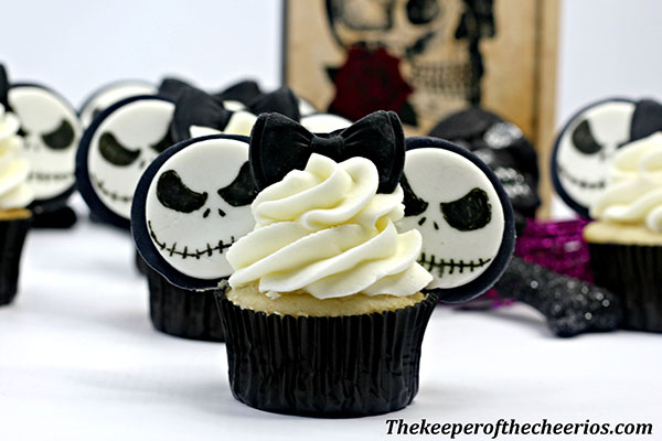 JACK-MICKEY-EARS-CUPCAKES-8