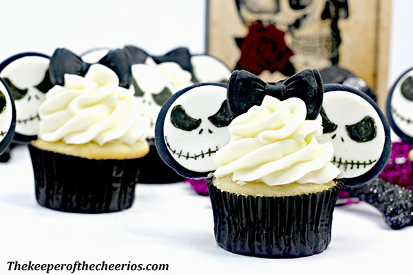 JACK-MICKEY-EARS-CUPCAKES-9