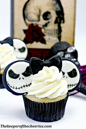 JACK-MICKEY-EARS-CUPCAKES-sm