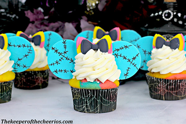 Sally-Mickey-Ears-cupcakes-2