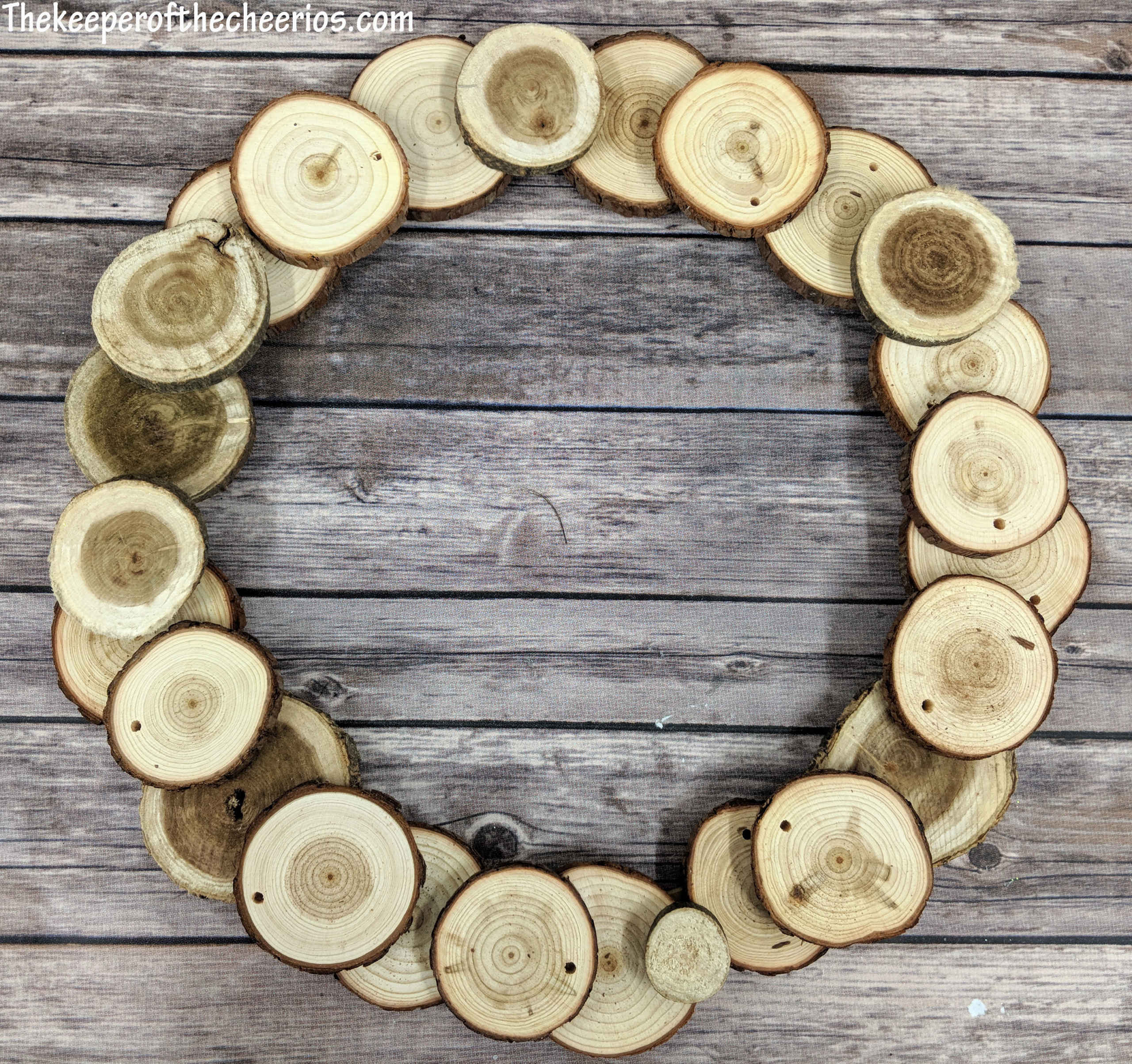 woodslice-christmas-wreath-10