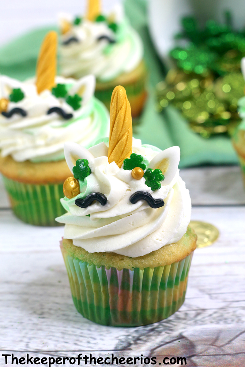 St-Patricks-Day-unicorn-cupcakes-2