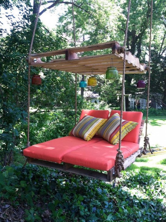 outdoor-pallet-bed-swing