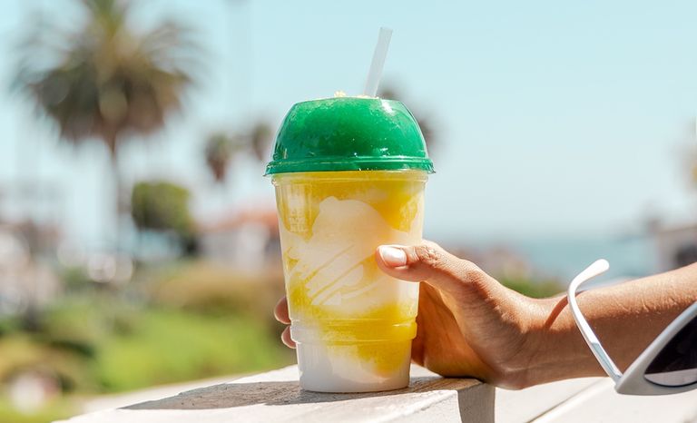 taco-bell-pineapple-freeze-1589992394