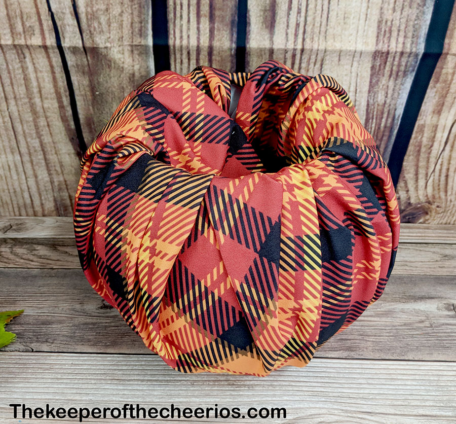 dollar-store-fabric-wrapped-plastic-pumpkin-8