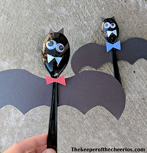 plastic-bat-spoons-smm