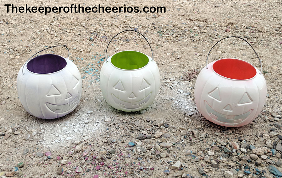 Dollar Store Stacked Plastic Pumpkin Centerpiece - The Keeper of the  Cheerios