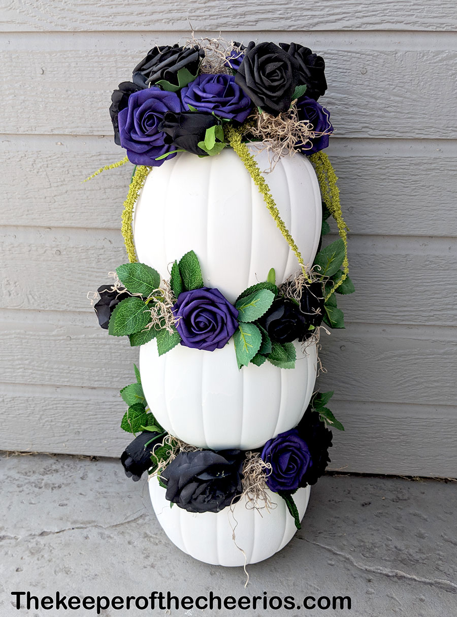 stacked-plastic-pumpkin-centerpiece-5