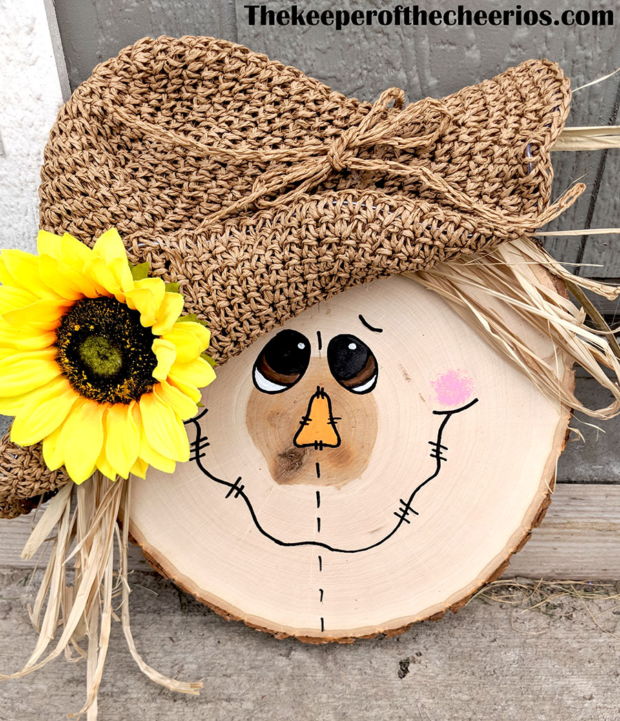 wood-slice-scarecrow-1