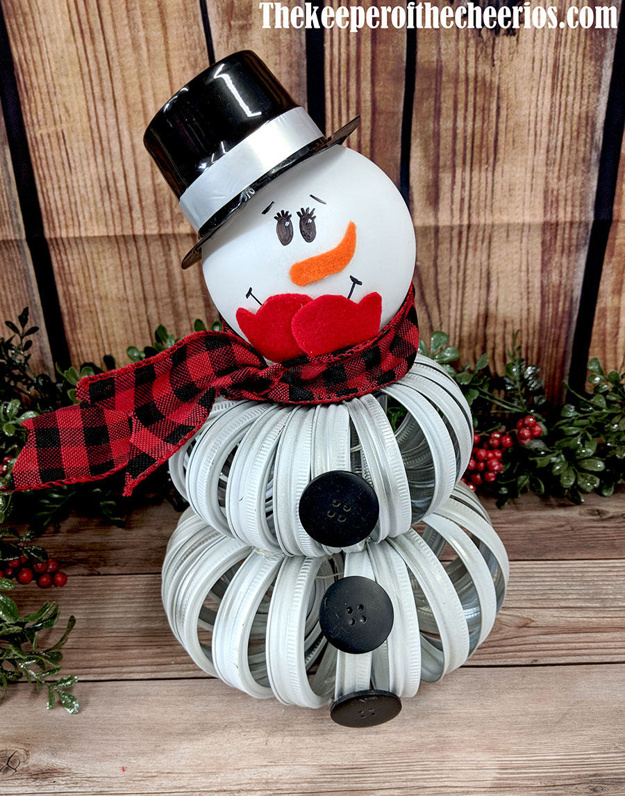 mason-jar-lid-snowman-1