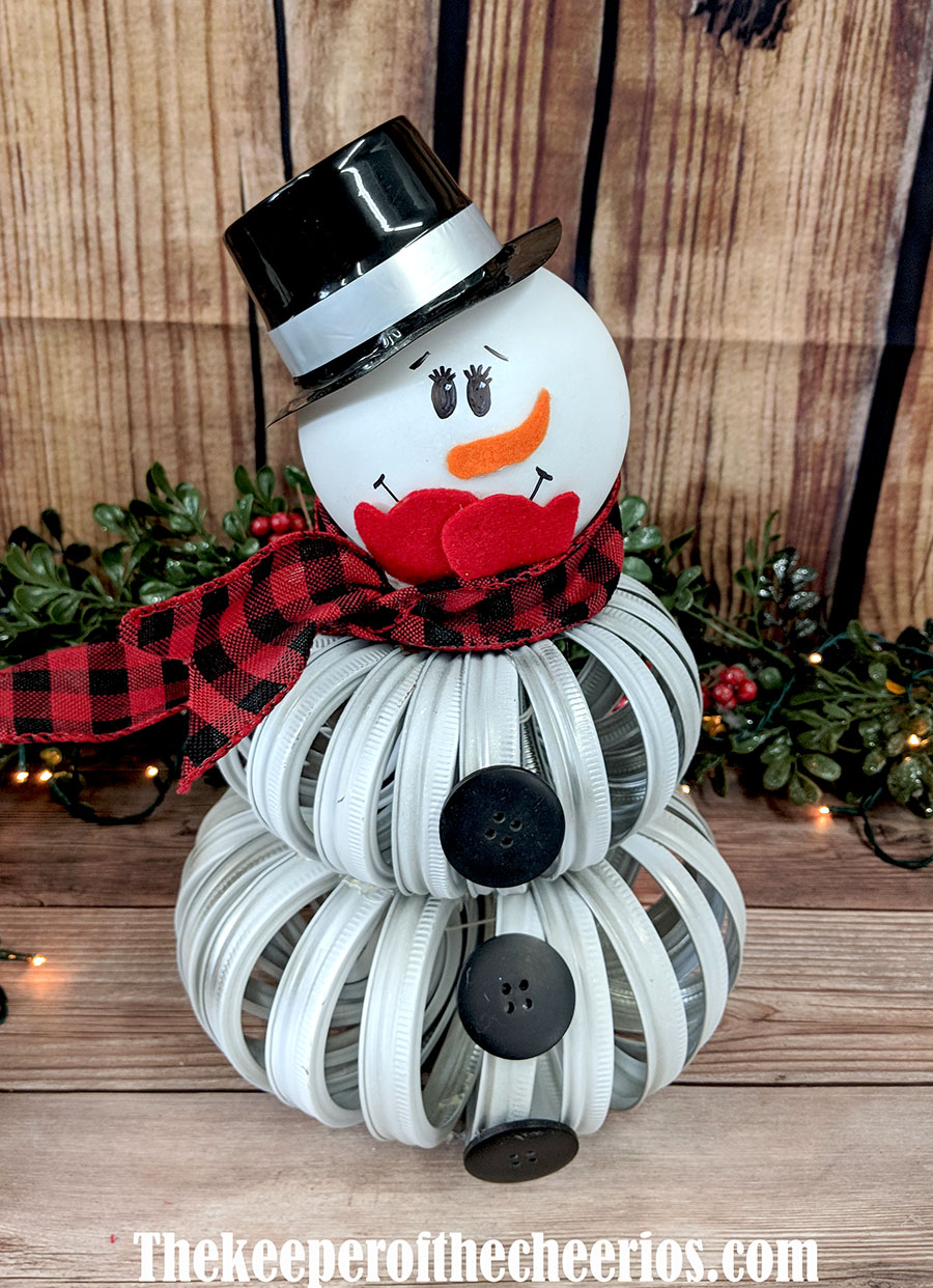 mason-jar-lid-snowman-2