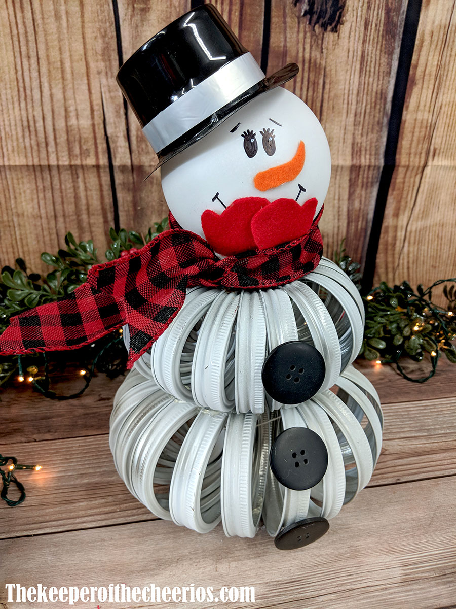 mason-jar-lid-snowman-3