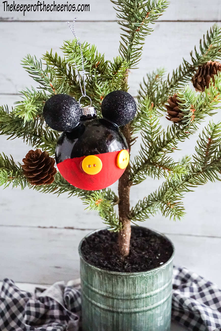 Mickey-ornament-10