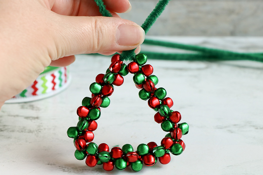 Jingle-Bell-Ornament-wreath-3