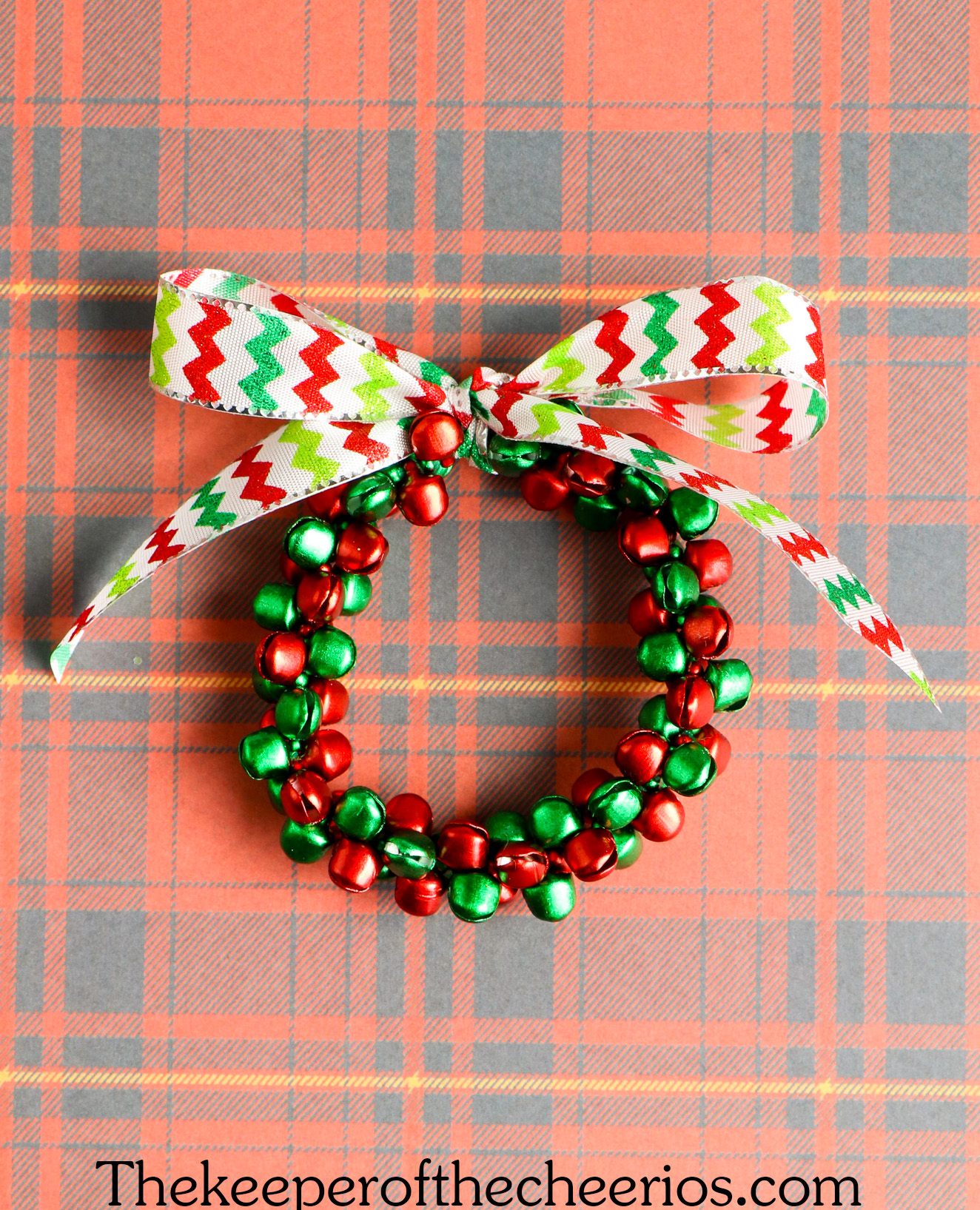 Jingle-Bell-Ornament-wreath-7