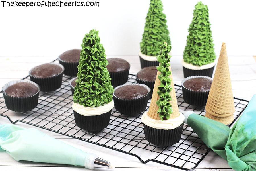 christmas-tree-cone-cupcakes-1