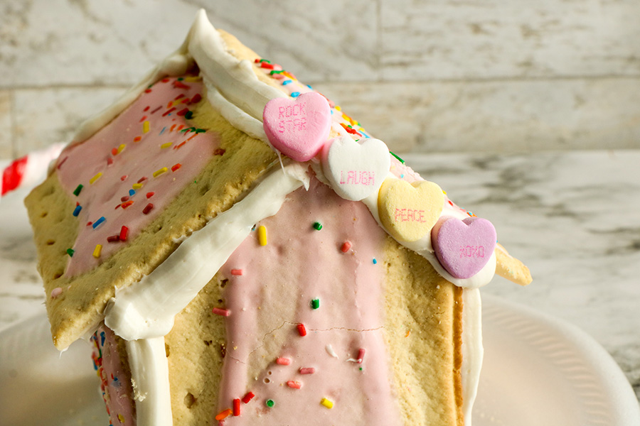 Valentines-Day-Pop-Tart-Houses-6