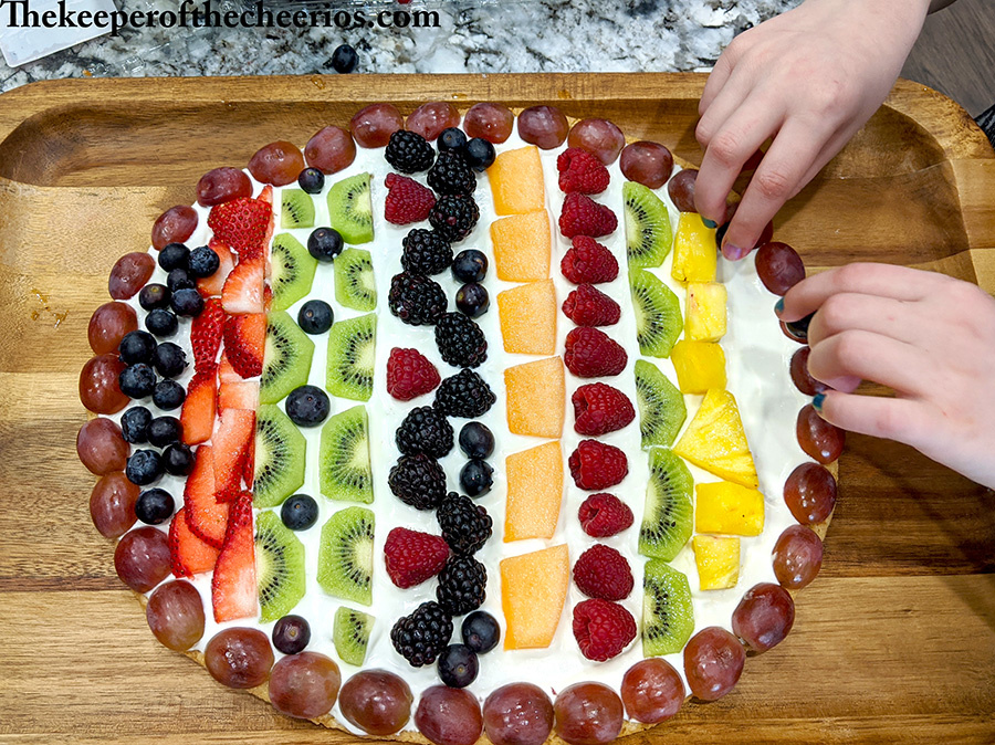 easter-egg-fruit-pizza-6