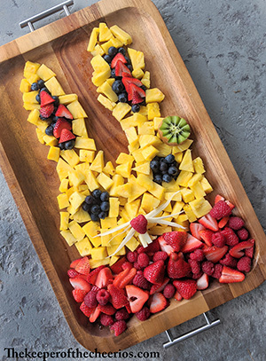 easter-fruit-tray-bunny-smm