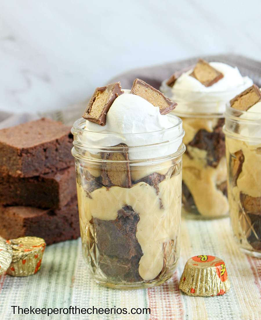 Reeses-Brownie-Parfait-jar-4