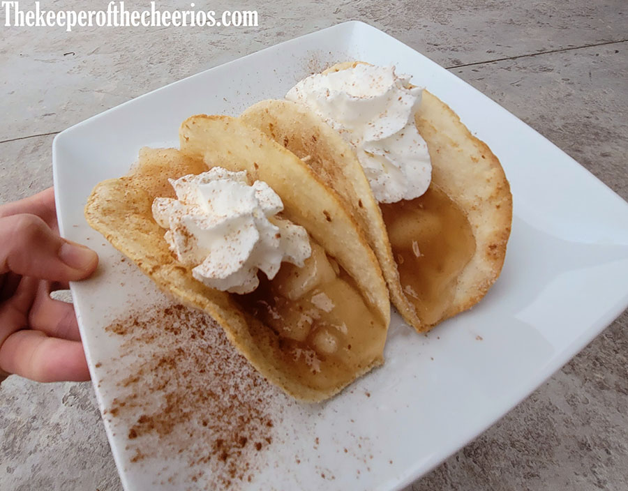 air-fryer-apple-pie-tacos-3