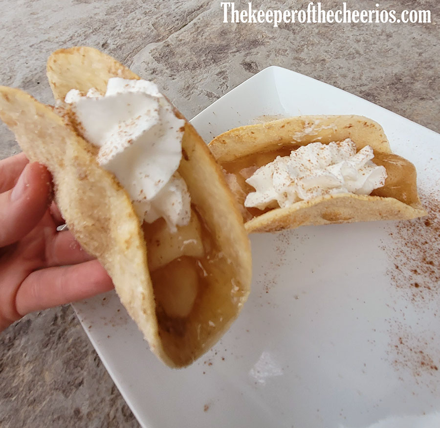 air-fryer-apple-pie-tacos-4