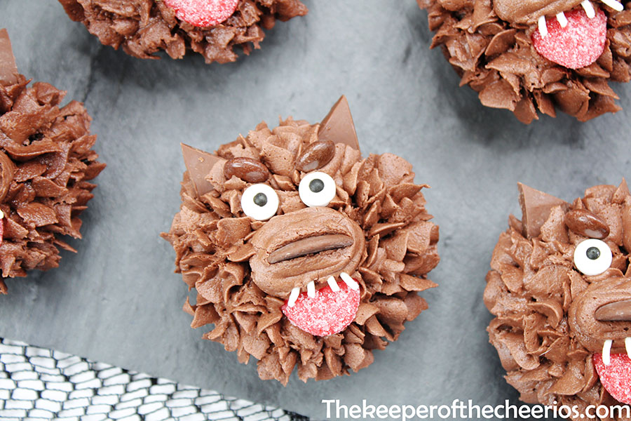 Werewolf-bundt-cakes-2