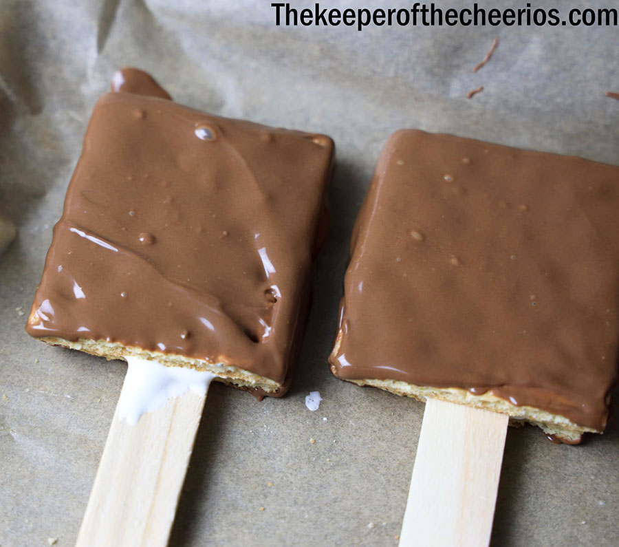 hocus-pocus-smore-pops-2