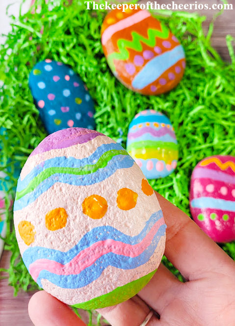 Easter-egg-painted-rocks-1