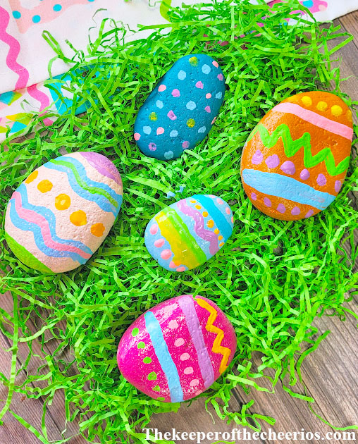Easter-egg-painted-rocks-2